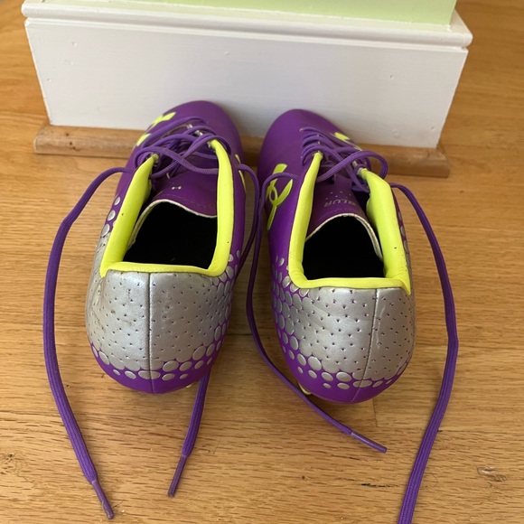 Underarmor Women’s Burst Cleats - Picture 4 of 7